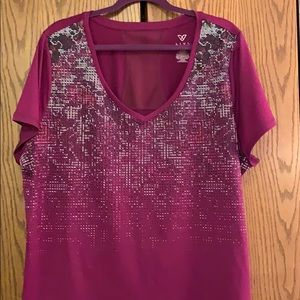 NWOT Livi Active top -size 22/24